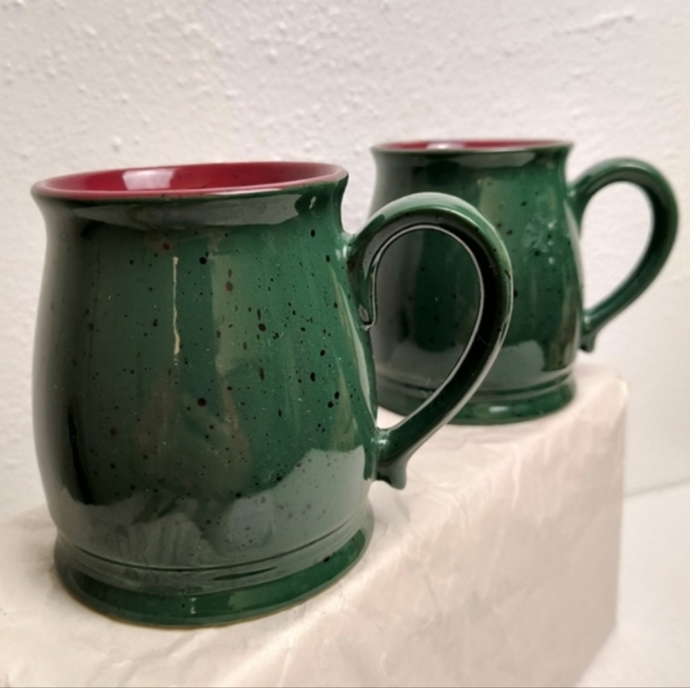 Colours by Alexander Julian Mugs Set Of 2 Sparkled Green Marron Coffee Vtg 90"